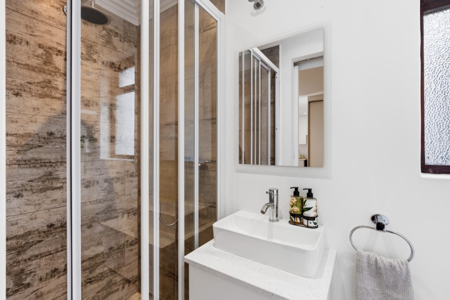 To Let 1 Bedroom Property for Rent in Green Point Western Cape